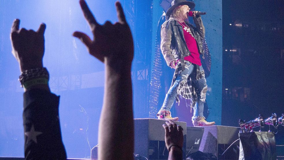 2025 treten Guns N’ Roses rund um Frontmann Axl Rose erstmals in Wacken auf. Wie lange wird ihre Headliner-Live-Show dauern? Foto: IMAGO/ZUMA Press