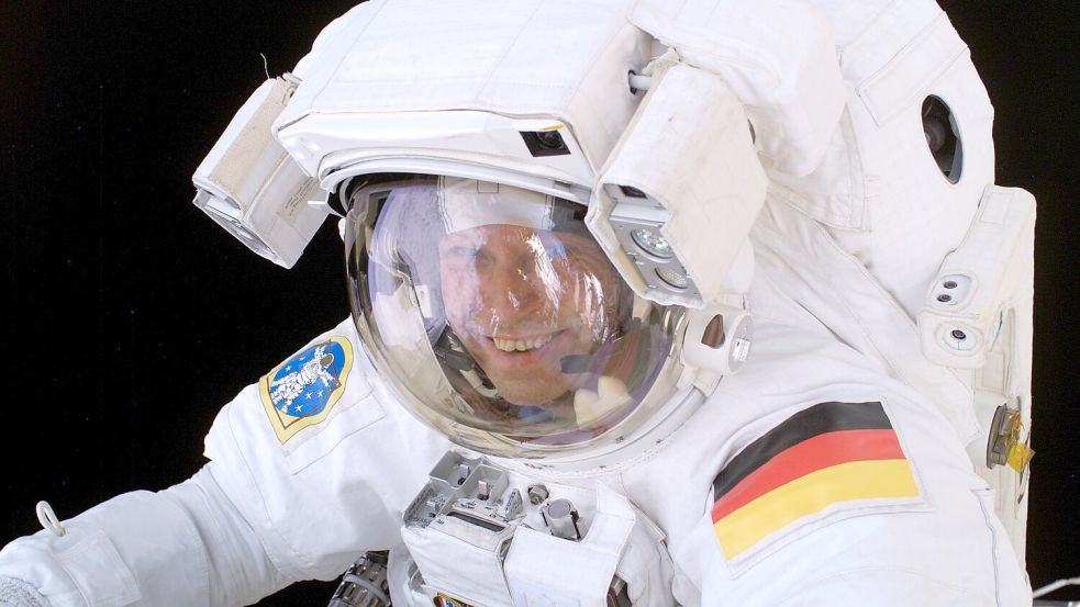 Astronaut Thomas Reiter beim Spaziergang im Weltall. Foto: ESA