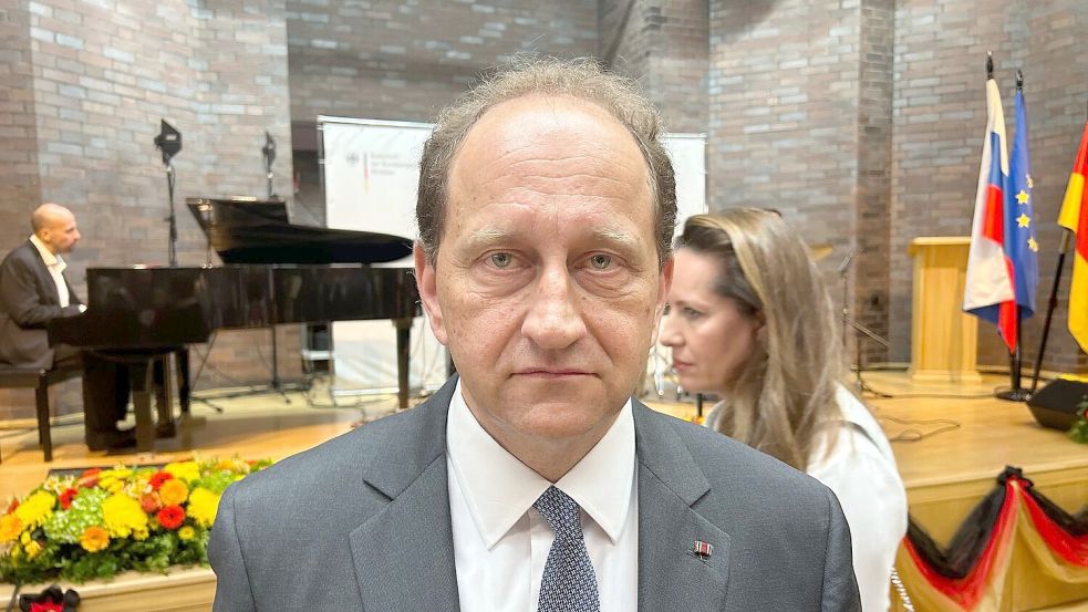 Der deutsche Botschafter in Moskau, Alexander Graf Lambsdorff, kritisiert bei seiner Einbestellung ins russische Außenministerium den Angriffskrieg gegen die Ukraine. (Archivbild) Foto: Ulf Mauder/dpa