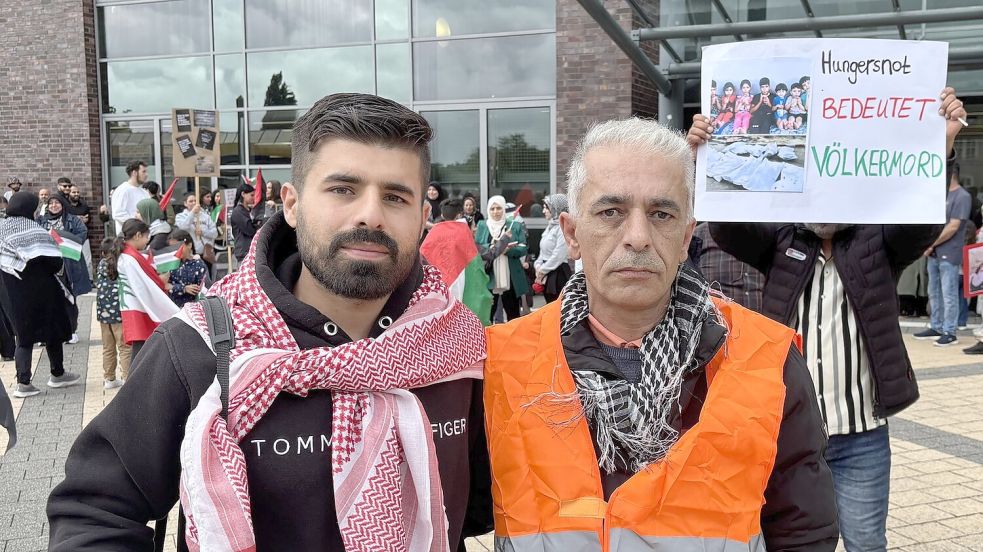 Nasser Boral (links) und Ziad El Zein organisierten die Demonstration. Foto: Lasse Paulsen