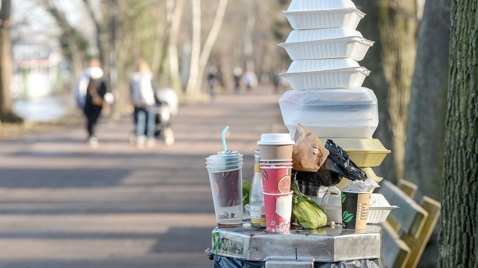Es wird immer noch zu viel Einweg-Plastik produziert und verwendet. (Archivbild) Foto: Jens Kalaene/dpa-Zentralbild/ZB