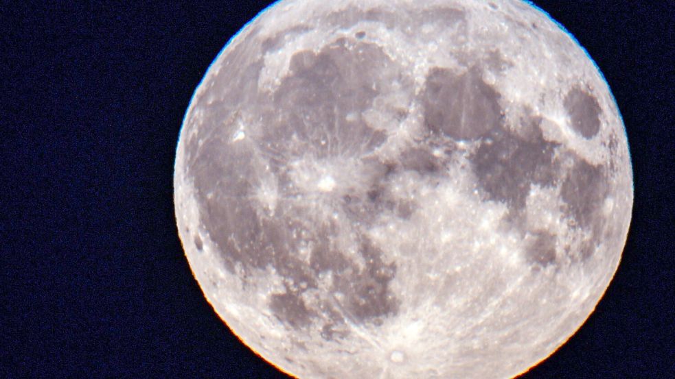 Die USA wollen zurück auf den Mond: Mit dem „Artemis“-Programm sollen 2027 erstmals wieder Astronauten auf dem Erdtrabanten landen. (Archivbild) Foto: Jens Büttner/dpa