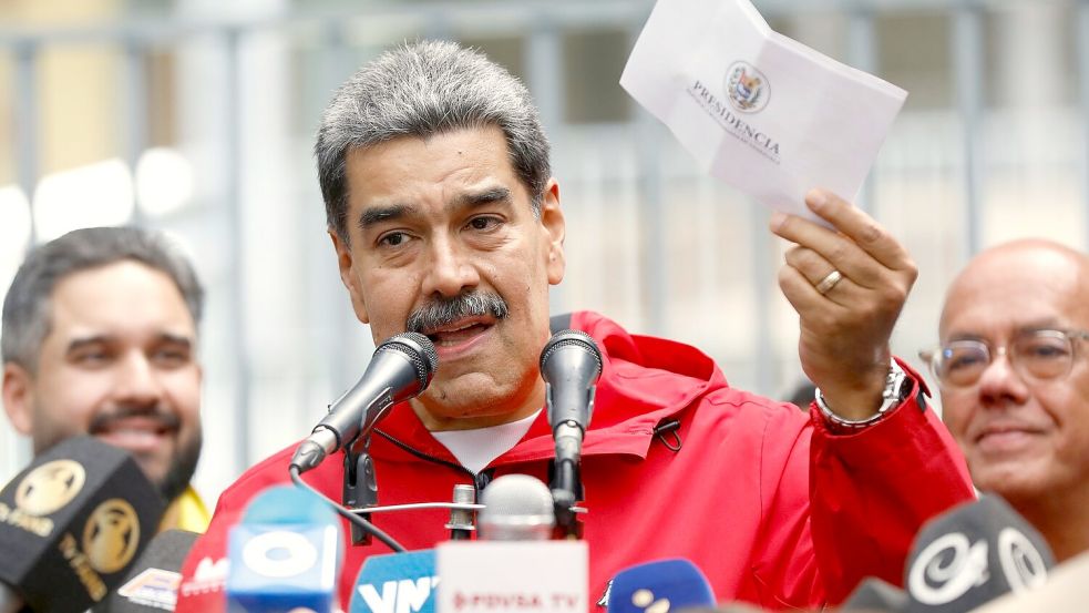 Die USA bieten 50 Millionen Dollar für Infos für eine Festnahme Maduros. Foto: Cristian Hernandez/AP/dpa
