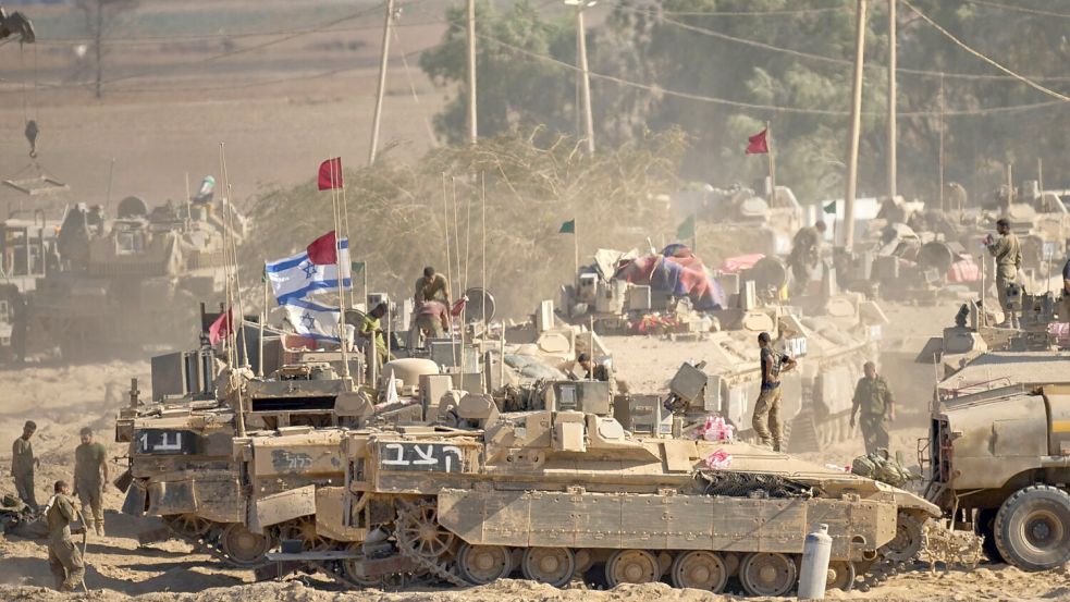 Bundeskanzler Merz erläutert in Sechs-Punkte-Papier seine Gründe für einen teilweisen Rüstungsexportstopp nach Israel. Foto: Ohad Zwigenberg/AP/dpa