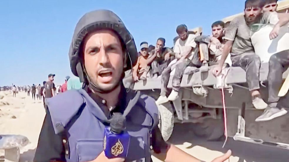 Anas al-Scharif, dem der israelische Angriff galt, war als Reporter vor der Kamera das Gesicht von Al-Dschasira im Gazastreifen. (Archivbild) Foto: Uncredited/AL JAZEERA via AP/dpa