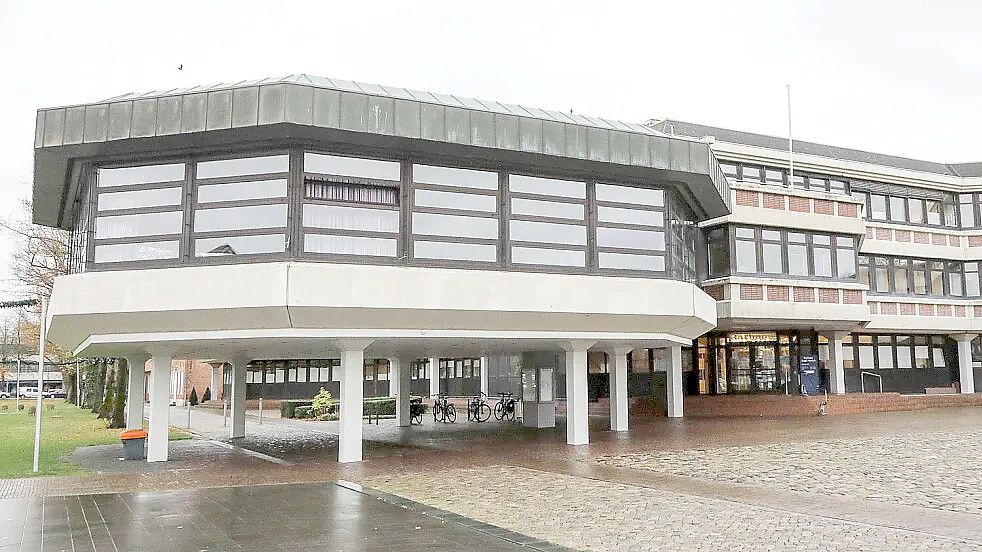 Im Auricher Rathaus tagt der Stadtrat. Er ist nicht besonders repräsentativ für die Auricher Bevölkerung. Foto: Archiv/Romuald Banik