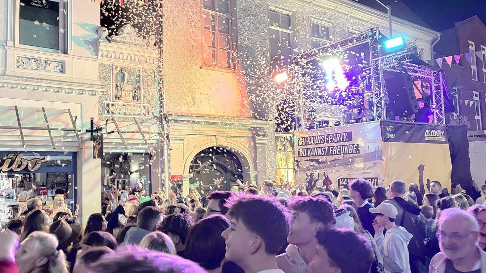 Der DJ-Tower in der Burgstraße hat seine Fan-Gemeinde gefunden. Foto: Karin Böhmer