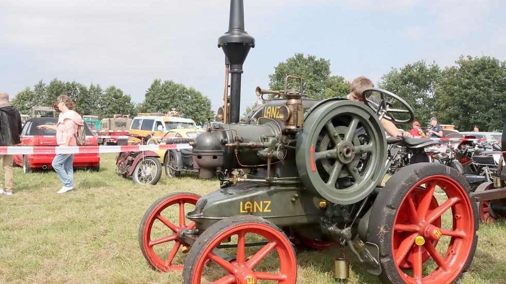 Nicht wegzudenken beim Dörpfest: die Oldtimer.