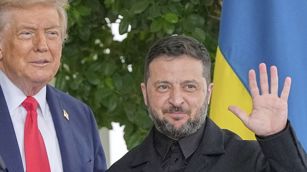 Donald Trump und der ukrainische Präsident Selenskyj vor dem Weißen Haus in Washington: Die Hoffnung auf Frieden in der Ukraine keimt auf. Foto: AP