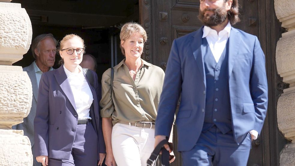 Nach stundenlanger Befragung verlässt Christina Block das Gerichtsgebäude. Foto: Marcus Brandt/dpa
