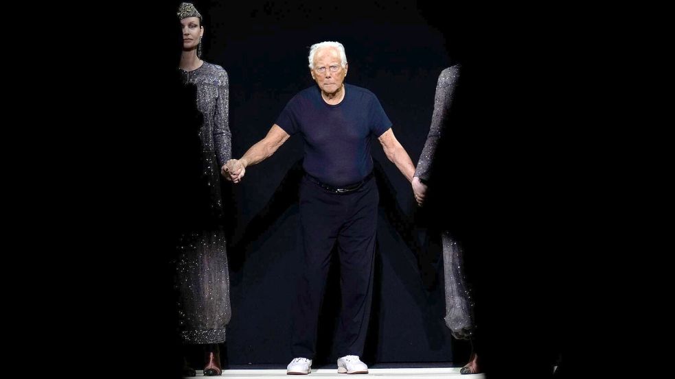 Giorgio Armani stattet Italiens Rekordmeister Juventus Turin nun mit Anzügen aus. (Archivbild) Foto: Luca Bruno/AP/dpa