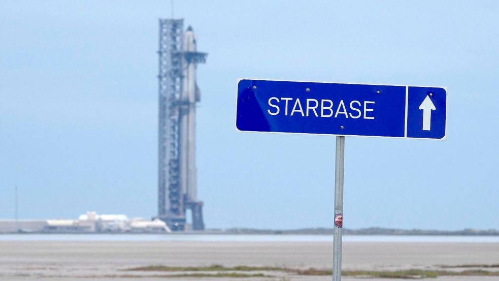 Das Raketensystem „Starship“ von SpaceX wird für einen Testflug vorbereitet (Archivbild). Foto: Eric Gay/AP/dpa