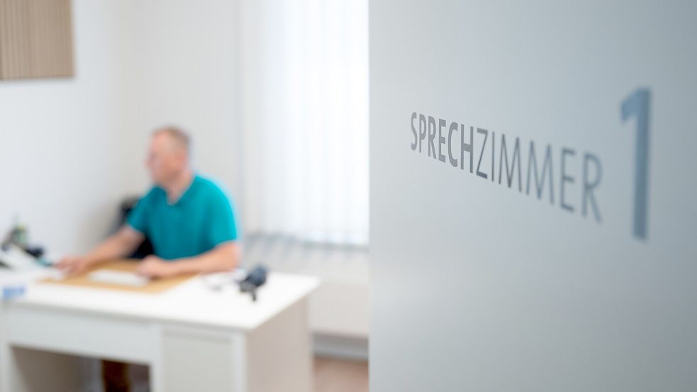Hallo Herr Doktor: Gehen Deutsche zu oft zum Arzt? Foto: dpa/Sebastian Kahnert