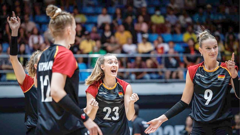 Die deutschen Volleyballerinnen feierten einen souveränen Sieg. Foto: ---/volleyballworld/dpa