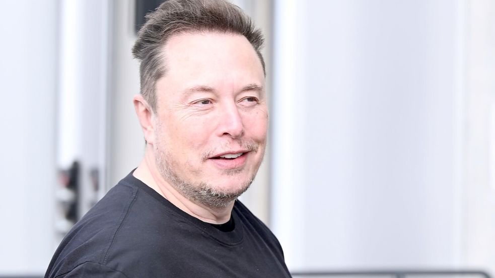Elon Musk wirft Apple und OpenAI unfairen Wettbewerb vor. (Archivbild) Foto: Sebastian Gollnow/dpa