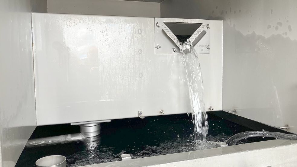 Der neue Sammelbehälter soll die Neue Prager Hütte besser mit Wasser versorgen. Foto: Sabine Dobel/dpa