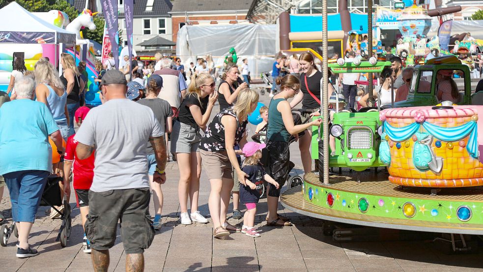 Anlaufpunkt für die Kleinen mit großem Spaßfaktor: Das Auricher Kinderfest geht am Donnerstag, 4. September, in der Zeit von 11 bis 18 Uhr wieder an den Start und verwandelt die Innenstadt in einen riesigen Spielplatz. Foto: Romuald Banik