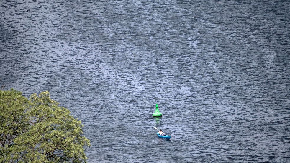 Ein Mann in den USA hat seinen eigenen Tod bei einem Kajakunfall vorgetäuscht. (Symbolbild) Foto: Ralf Hirschberger/dpa