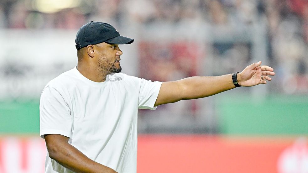 Trainer Vincent Kompany war mit dem Pokal-Auftritt des FC Bayern in Wiesbaden nicht zufrieden. Foto: Uwe Anspach/dpa