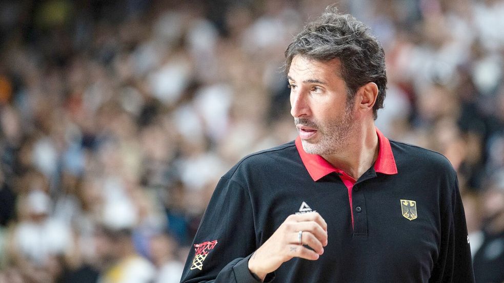 Aus dem Krankenhaus raus: Basketball-Trainer Mumbru. Foto: Marius Becker/dpa