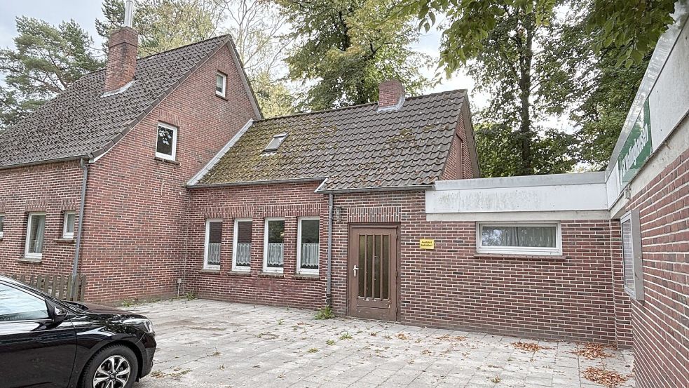 In Wallinghausen muss dieses Gebäude für den Neubau abgerissen werden. Foto: Karin Böhmer