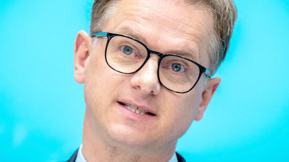 CDU-Generalsekretär Linnemann übt scharfe Kritik am Vorstoß des Linken-Politikers Ramelow. (Archivbild) Foto: Michael Kappeler/dpa