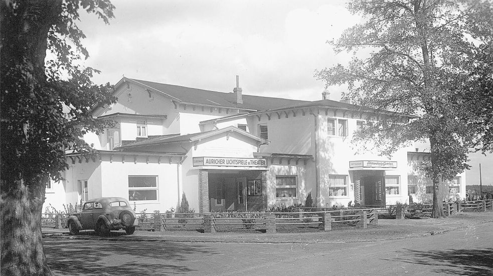 Ahrenholz Garten in den frühen 1950er Jahren, bevor das Restaurant (rechts) dem Kammerlichtspieltheater „Die Camera“ weicht. Foto: Sammlung Gauger