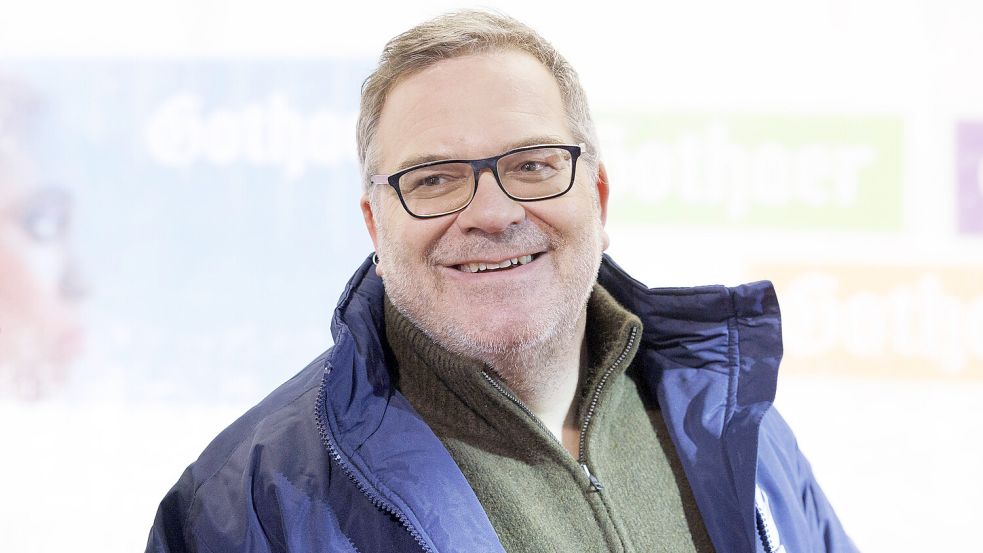 Wird Elton langfristig in einer bekannten RTL-Show ersetzt? Eine Ankündigung des Senders wirft Fragen auf. Foto: IMAGO/Panama Pictures/Christoph Hardt