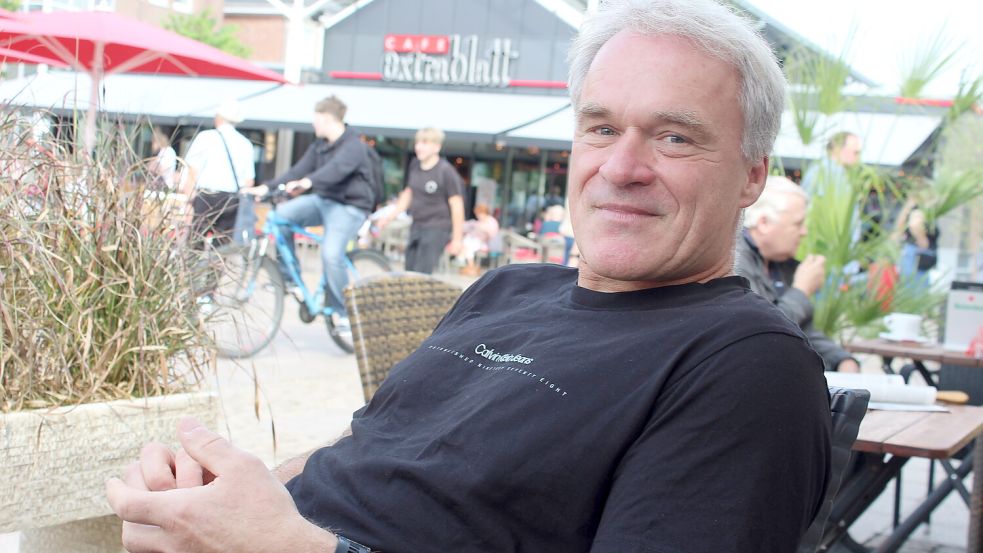 Der Auricher Rüdiger Seele begann als 14-Jähriger mit dem Turnen. Dazu gesellte sich kurze Zeit später das Handballspielen. Als 60-Jähriger hat er für eine weitere Saison bei den Landesliga-Handballern von Eintracht Ihlow zugesagt. Damit dürfte er wohl der älteste Spieler in der Liga sein. Foto: Wolf-Rüdiger Saathoff