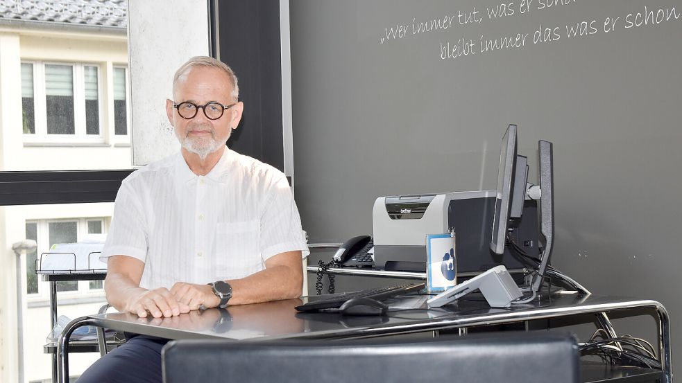Professor Dr. Joachim Volz ist Chefarzt am Klinikum Lippstadt. Zudem betreibt er mit seiner Frau eine Kinderwunschklinik in Bielefeld. Foto: Eva Kowalski