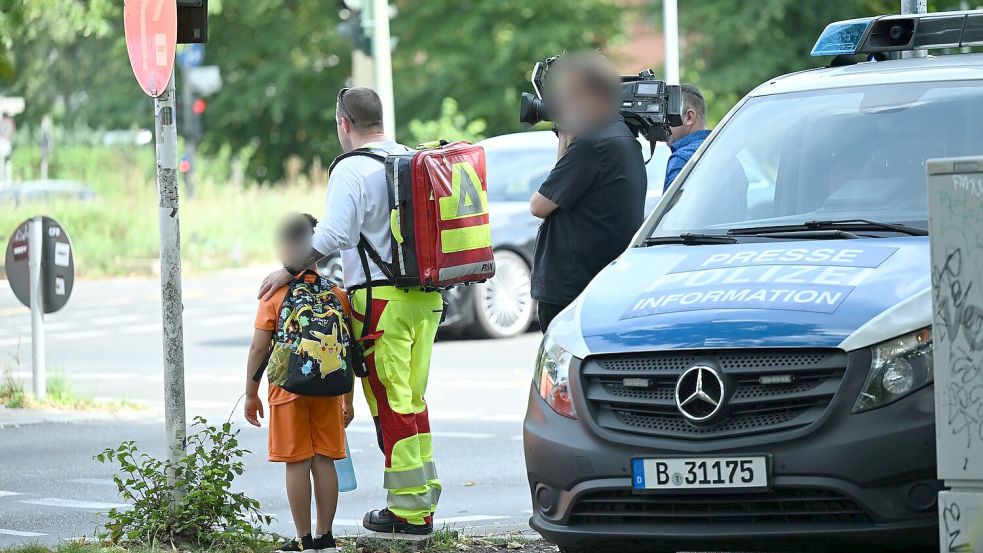 . Ein Auto ist in Berlin-Wedding in eine Menschengruppe gefahren. Foto: Annette Riedl