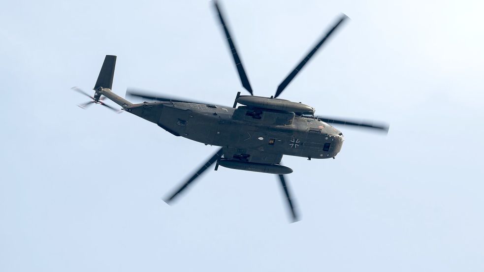 Beim Abseilen vom Hubschrauber verlor der Soldat den Halt. (Symbolbild) Foto: Robert Michael