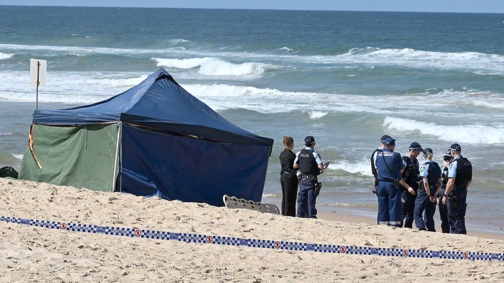 Bissspuren deuten darauf hin, dass der Surfer Opfer eines Weißen Hais wurde. Foto: Dean Lewins/AAP/dpa