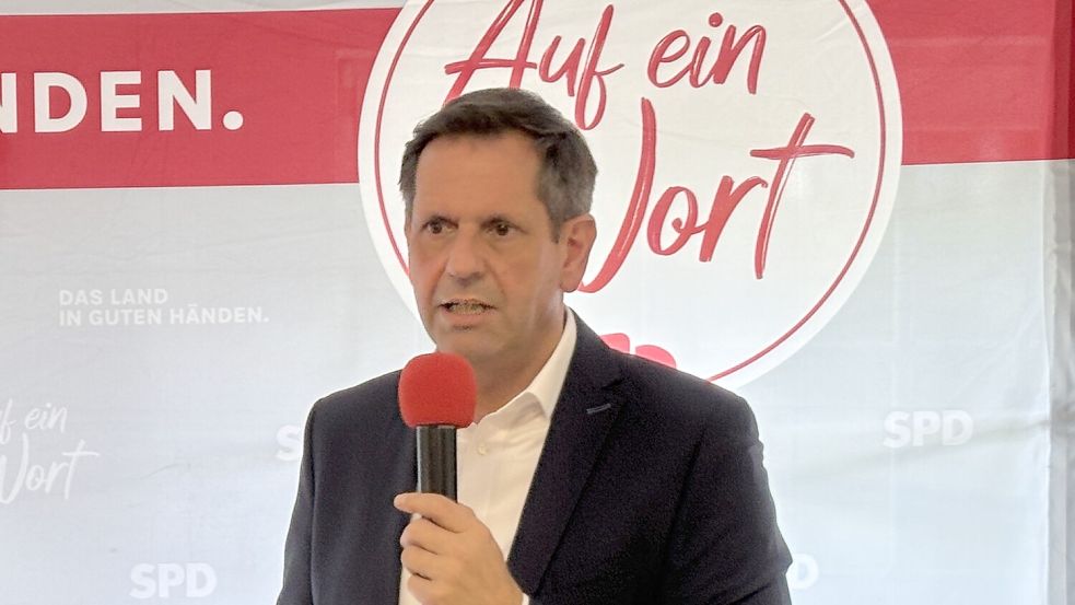 Olaf Lies bei seinem Auftritt in Moordorf. Foto: Aiko Recke