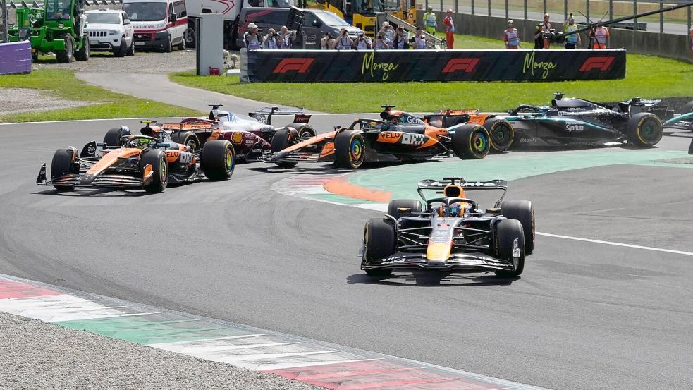 Die Szene sorgte für Wut bei Norris. Foto: Luca Bruno/AP/dpa