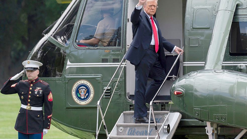 US-Präsident Donald Trump flog zum Finale der US Open nach New York. Foto: Jose Luis Magana/FR159526 AP/AP/