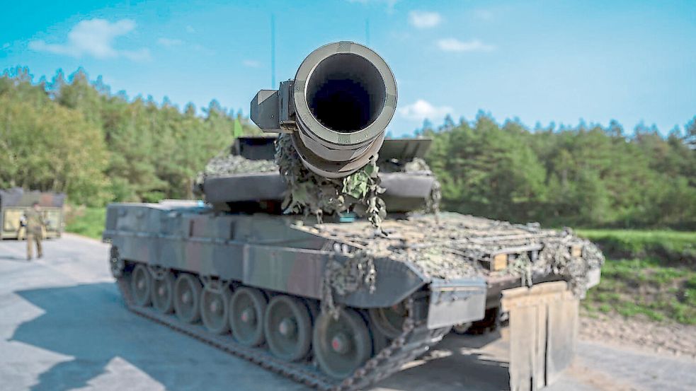 Annette Lehnig-Emden kauft viele Panzer wie diesen Leopard. Foto: dpa/Philipp Schulze