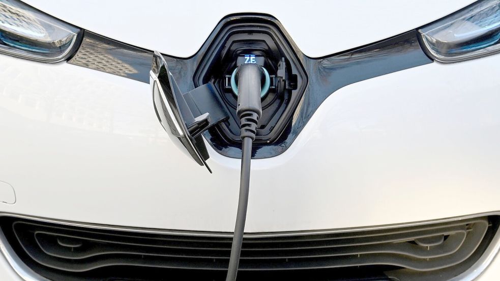 Frankreich fördert mit einer neuen Prämie E-Autos. Foto: Carsten Rehder/dpa Foto: Carsten Rehder