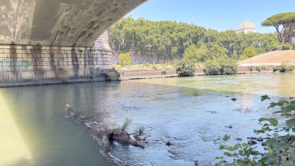 Wer will hier ins Wasser? Das Schwimmen im Tiber soll künftig wieder möglich sein. Foto: Robert Messer