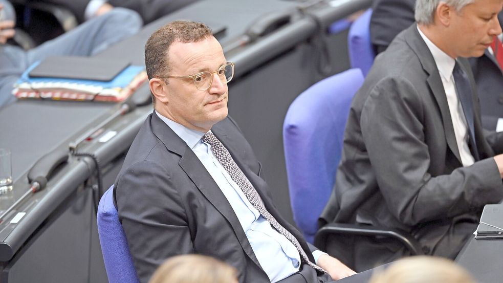 Unionsfraktionschef Jens Spahn (CDU) konnte die Mehrheit für die damalige SPD-Kandidatin Frauke Brosius-Gersdorf im Juli nicht garantieren. (Archivbild) Foto: Niklas Treppner