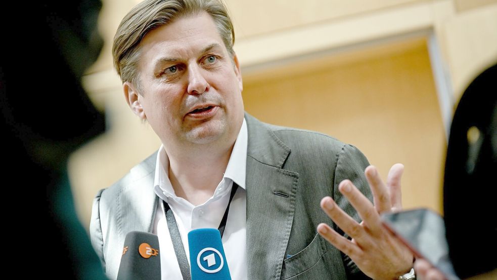 Der Bundestag hat Durchsuchungen beim AfD-Abgeordneten Krah genehmigt. (Archivbild) Foto: Britta Pedersen