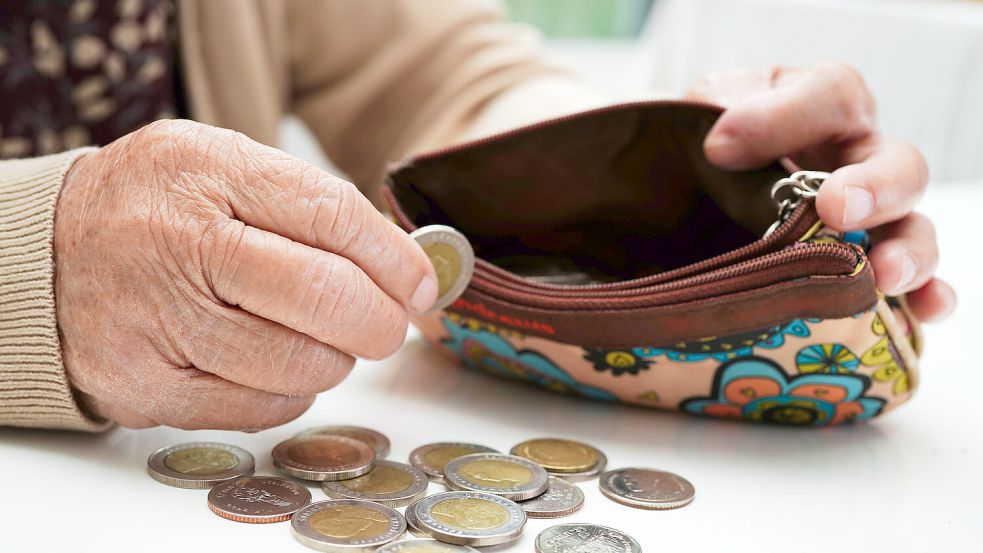 Bei vielen Rentnern macht die gesetzliche Rente nur einen Teil des Einkommens im Alter aus. Foto: Imago/YAY Images