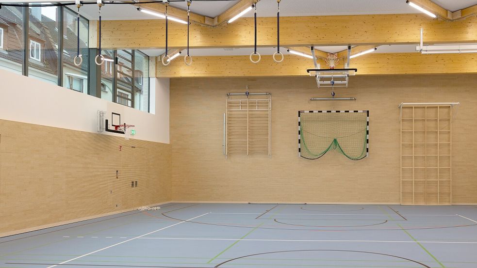 Sieht es bald so auch im Berufsschulzentrum Westerberg aus? Auf dem Bild zu sehen ist die neue Sporthalle der Rosenplatzschule, die im März 2025 eröffnet wurde. Foto: André Havergo