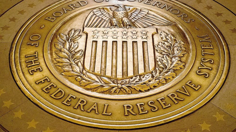 Wird die US-Notenbank Fed erstmals seit Monaten den Leitzins senken? (Archivfoto) Foto: Andrew Harnik/AP/dpa