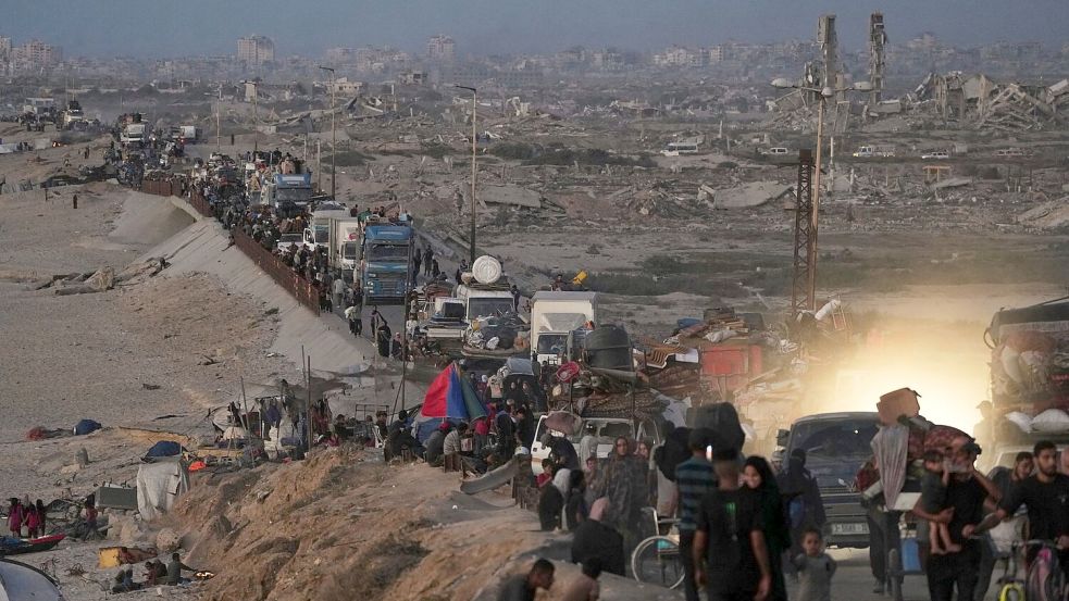 Israels Armee hat die Bewohner der Stadt Gaza zur Flucht aufgerufen. Foto: Abdel Kareem Hana/AP/dpa