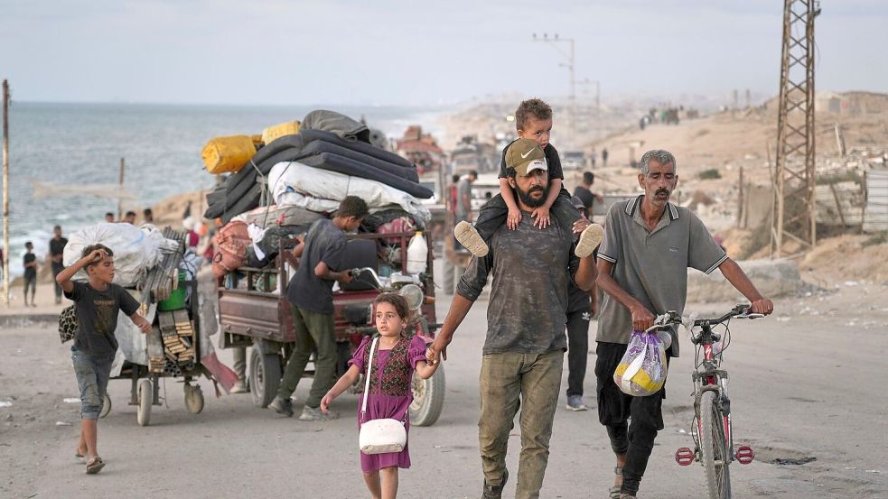 Viele Palästinenser können sich eine Flucht aus der Stadt Gaza schlicht nicht leisten. Foto: Abdel Kareem Hana/AP/dpa