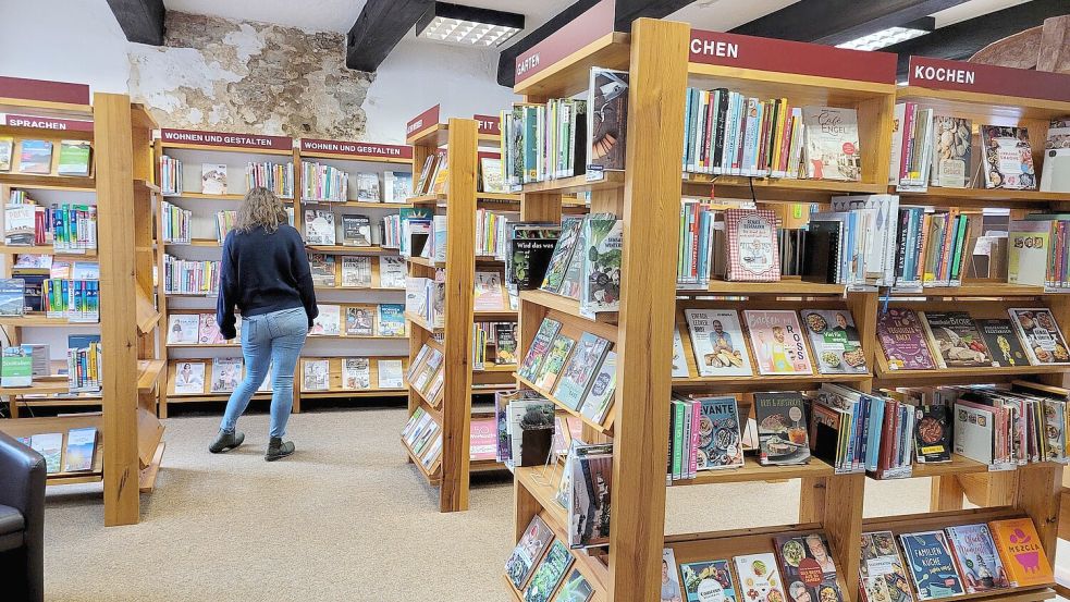 Die Norder Stadtbibliothek braucht nicht nur dringend mehr Platz, sie muss ebenso dringlich saniert werden. Foto: Rebecca Kresse