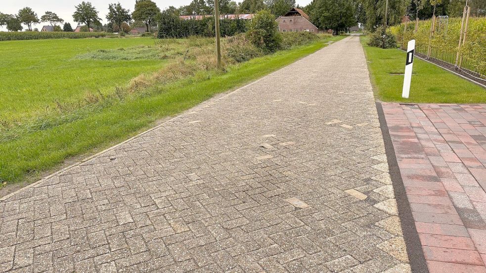 Der Heidweg in Barstede ist im Sommer auf etwa 100 Metern Länge saniert worden. Foto: Imke Cirksena
