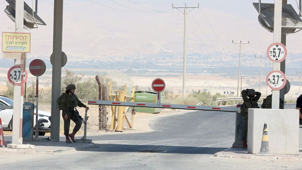 Israel kontrolliert den Grenzübergang zwischen Jordanien und dem Westjordanland. (Archivbild) Foto: Gil Cohen Magen/XinHua/dpa