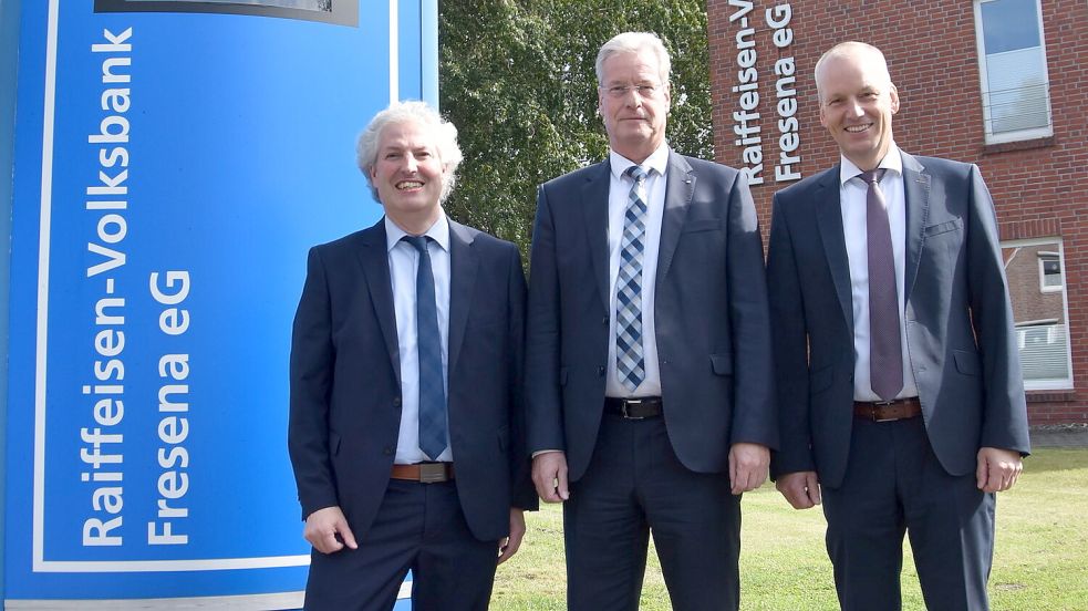 Die Fresena-Vorstände Ralf Everts (von links), Jan-Siefke Dirks und Bernd Eschen präsentierten gute Bilanzzahlen. Foto: Thomas Dirks